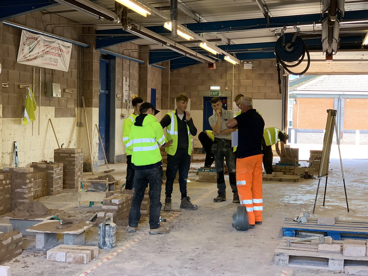 TomBurtonNOCN's tweet photo. Fantastic to visit @CarlisleCollege this morning and recognise their 20/21 #EPA achievements @NOCNGroup well done! https://t.co/eA0iF50m6g