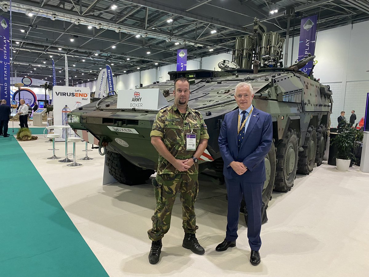 Dutch BOXER on display <a href="/DSEI_event/">DSEI 2023</a>. Great cooperation between Netherlands 🇳🇱 and UK 🇬🇧 and strong bond between our Armies once again underlined. SGT Paul Verbugt, BOXER technician working together with British army colleagues to demonstrate this very flexible armoured vehicle.
