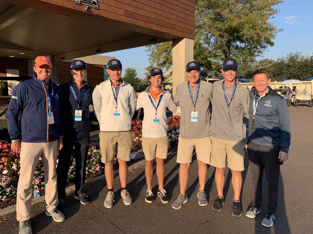 Fun day ahead <a href="/SanfordIntl/">Sanford International</a> great to see some familiar faces <a href="/AugieMensGolf/">Augustana Men's Golf</a>