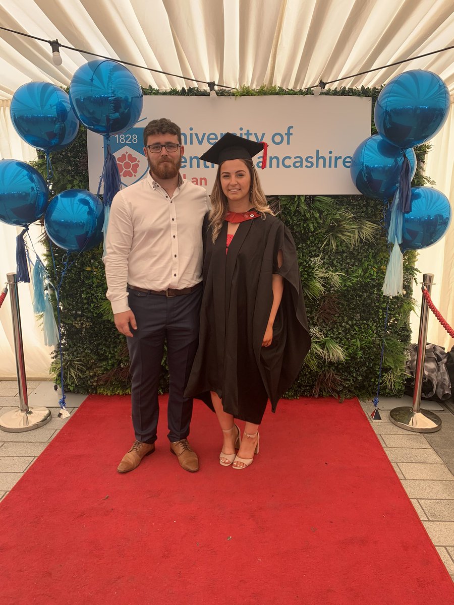 ThatCaitlinnx's tweet photo. #uclangraduates https://t.co/bw3STozgz8