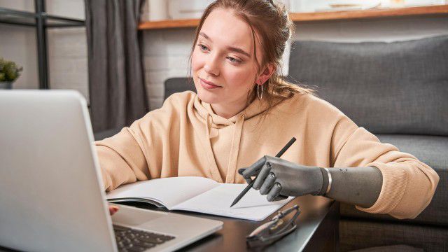 Gerade habe ich den Artikel meiner Kollegin Ute Riester zum Thema flexible Arbeitsplätze und -formen innerhalb einer digitalen Transformation gelesen – absolute Leseempfehlung!
 bit.ly/3tGafNw #Iwork4Dell