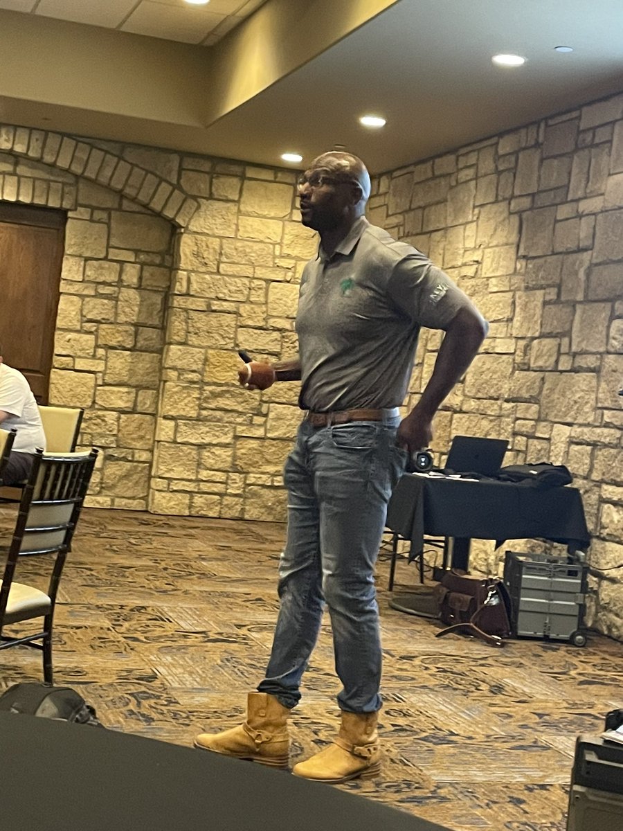 lisamcatee's tweet image. #GBLeaders @GreenbushESC @TheOread was a great couple days team building, getting to know everyone and @DeMoineAdams joining us.