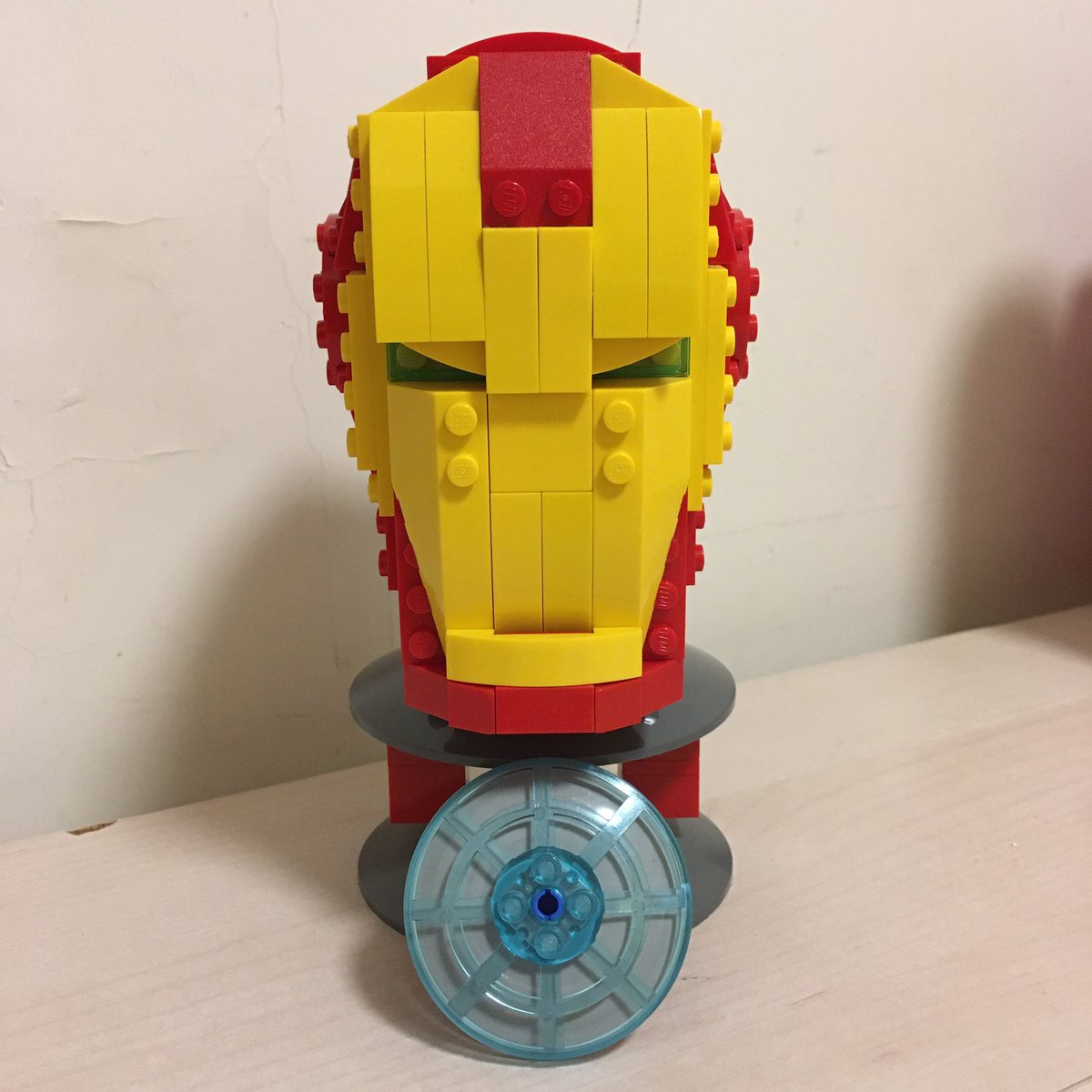LegoGuy31's tweet photo. Lego Iron Man Head Bust #ironman #marvel #marvelcomics #marvelstudios #tonystark #rdj #robertdowneyjr #head #lego #moc #mocer #mocers #legobricks #legobuilder #builder #builders #afol #minifigures #superheroes #superhero #helmet #headbust #sculpture #sculptures #marvelsuperheroes https://t.co/x8Xj9fMg7O