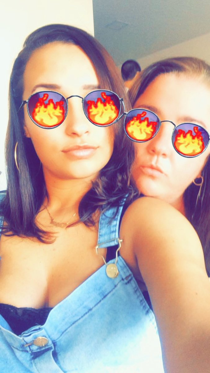 bea_49bf's tweet photo. Eu tenho um dengo por eles,que por mais que aconteça qualquer coisa, não consigo deixar de amar👀💛🤸♀️#semexplicacao https://t.co/9pXRQL6q5G