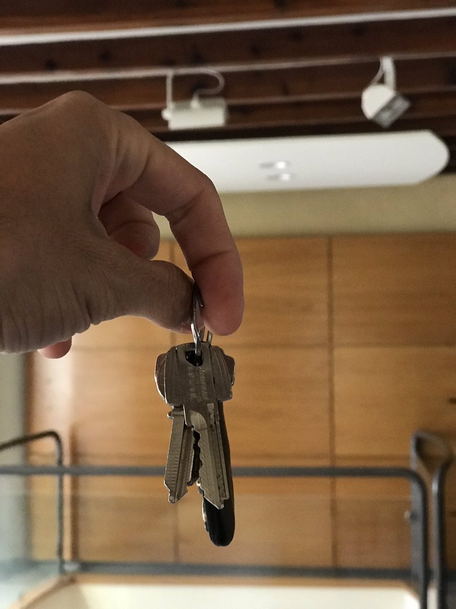 Nou projectes que il•lusionen. Ara a treballar per ficar-lo a punt i en novembre obrirà un estudi de fotografia a #Morella, on també faré comunicació. Vos aniré informant!