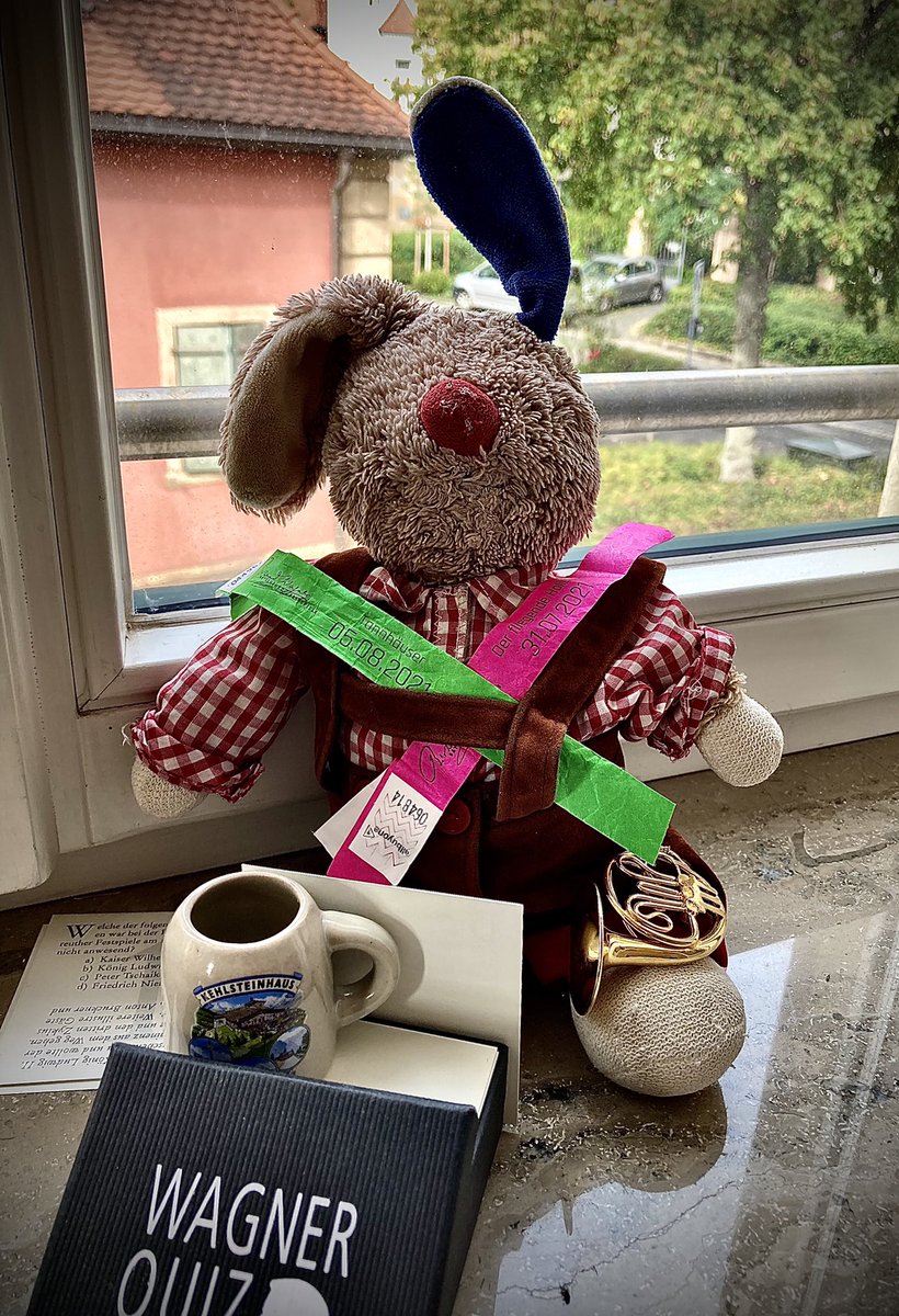 🐰der #influencer_hare blickt auf die diesjährigen #richardwagnerfestspiele zurück. Schön war es, wenngleich nicht so ganz normal. Es bleibt die Hoffnung auf Remission des Wahns und Rückkehr der Normalität.