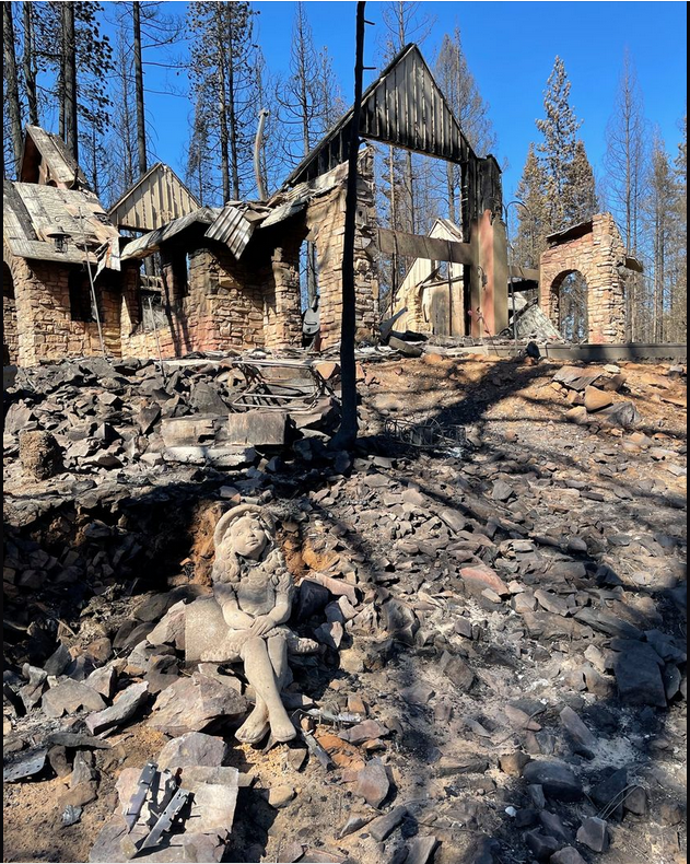 Alpine1280's tweet photo. Let's all remember the folks coming home to this at the #CaldoreFire - President Biden spoke about Grizzley Flats - well this is why people Voted for Newsom!
#WildfiresAreReal #ClimateChange https://t.co/YD6hnV8OVR