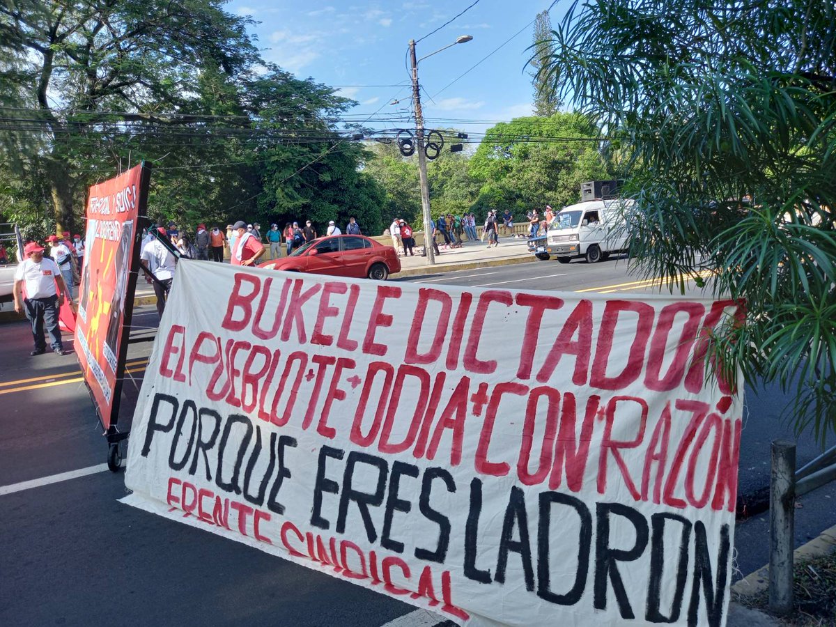 prensagrafica's tweet photo. #Marchas15S | Más movimientos ciudadanos se suman a la convocatoria para la marcha que saldrá desde el Parque Cuscatlán. Fotos LPG/Jorge Carbajal. https://t.co/AA1Eb06jsx