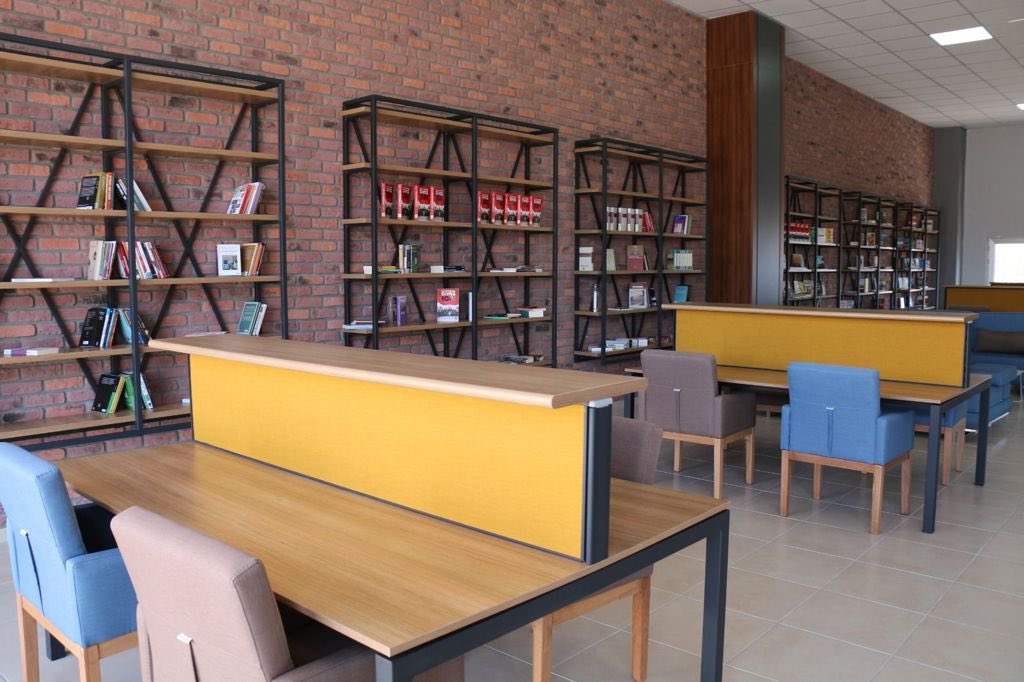 Sayın Özkoç, bu eksik ve kötü niyetli paylaşımınıza istinaden, ülkemizin dört bir yanındaki “GSB Yurtlarımızın” fotoğraflarından paylaşmak isterim. Sonuçta yanlışları düzeltmek de görevimiz, öyle değil mi?