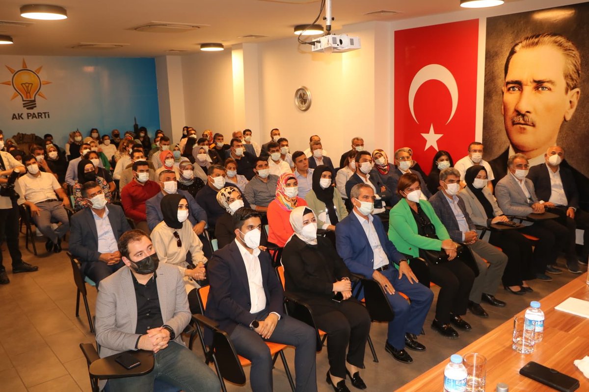 Milli Eğitim Bakanımız Prof. Dr. Sayın Mahmut Özer’i Bakanımız Sayın <a href="/DrMehdiEker/">Mehmet Mehdi Eker</a>, Milletvekillerimiz Sayın <a href="/eronat_oya/">Oya ERONAT 🇹🇷</a> Sayın <a href="/EbubekirBal_/">Ebubekir Bal</a> İl Başkanımız Sn.<a href="/mserifaydin/">M.Şerif AYDIN</a> ve İl Kadın Kolları Başkanımız Sn.<a href="/muzeyyenkaya/">Müzeyyen Kaya 🇹🇷</a> ile birlikte İl Başkanlığımızda ağırladılar.