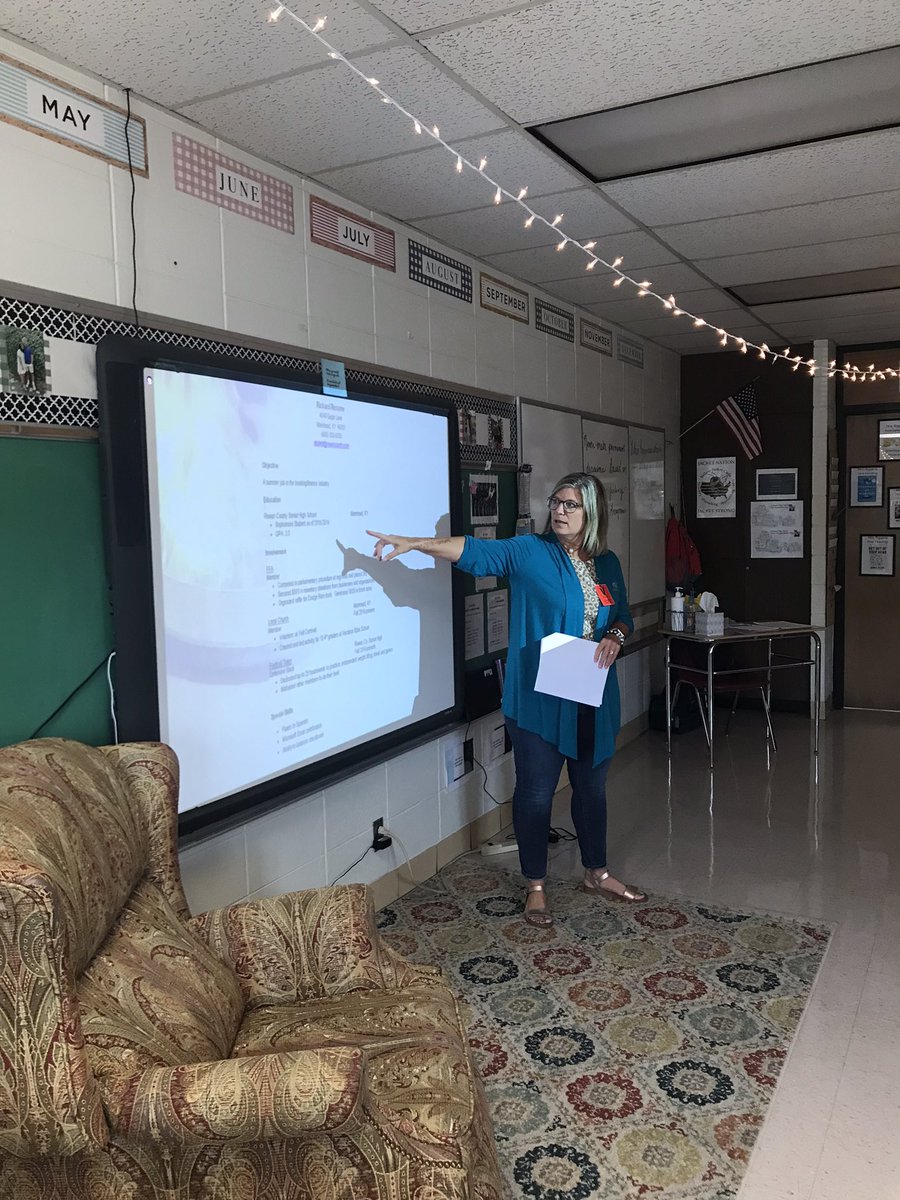 StefRiggs's tweet image. Thank you @StaceyPearcy for modeling how writing connects with the real world! #seniors#resumes @egroce75 @PBIS_Aplus @aimeehays @DrKOQuinn @LebanonR3 @jina_richardson @iscbarrels