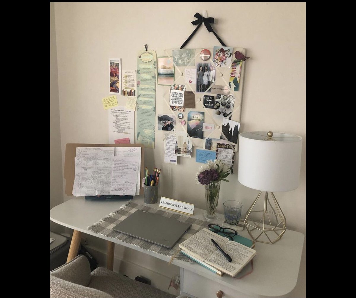 CreatorInst's tweet photo. We think we could get some excellent writing done at @nspin22 ‘s aesthetically pleasing writers space. 

Where do you write best? ✒️

#WritingCommnunity #bookcreators #amwriting https://t.co/eyslItF7Dc