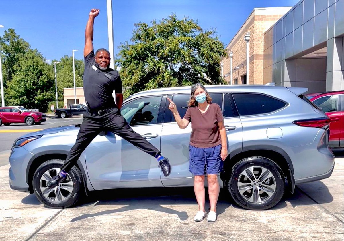 ToyotaofApex's tweet photo. Congratulations to Karen Brandin on the purchase of her 2021 Toyota Highlander! https://t.co/cEZavdGrwC
