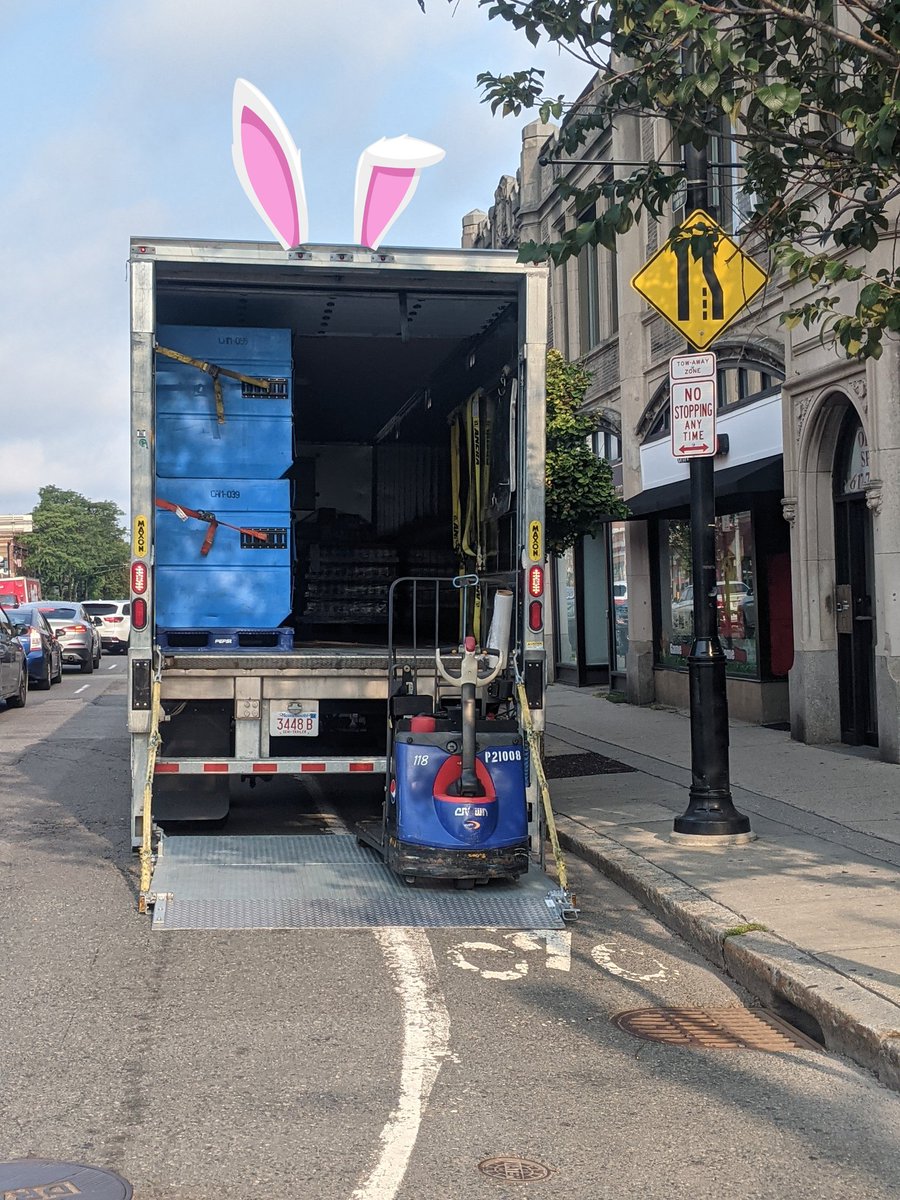 FigCop's tweet image. Good morning! Good morning. It's time to stop parking in the bike lane in #CoolidgeCorner #Brookline. Good morning to you! @BrooklineMAPD @BlineTransport @cvspharmacy @CoolidgeShops @AboutBrookline