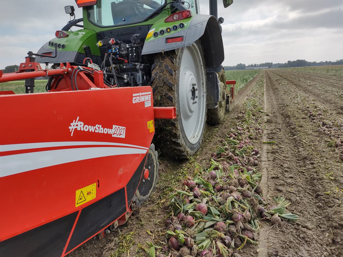 GRIMMEGroup's tweet photo. #RowShow2021
Our WV are also in action for our demonstration tour this year. Here are some impessions from our WV 140 with ASA-LIFT OT in the Netherlands. π§
π³π±
#GRIMME #WV #onions https://t.co/pQSYTVIJ5z