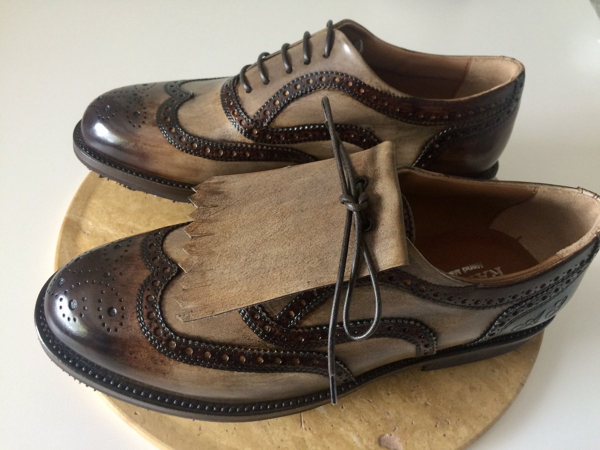 RaimondiGolf's tweet photo. Linea Luxury for Angelo S. #raimondi #raimondigolfshoes ⛳️🏌🏌️‍♀️👞#golf #shoes #golfshoes #italianstyle #handmadeinitaly #italy #originali #madeinitaly #scarpedilusso #luxuryshoes #golfdilusso #luxurygolf #luxurylifestyle #luxurylife #luxury https://t.co/umz2kZPSC4