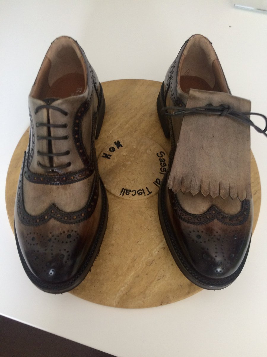 RaimondiGolf's tweet photo. Linea Luxury for Angelo S. #raimondi #raimondigolfshoes ⛳️🏌🏌️‍♀️👞#golf #shoes #golfshoes #italianstyle #handmadeinitaly #italy #originali #madeinitaly #scarpedilusso #luxuryshoes #golfdilusso #luxurygolf #luxurylifestyle #luxurylife #luxury https://t.co/umz2kZPSC4