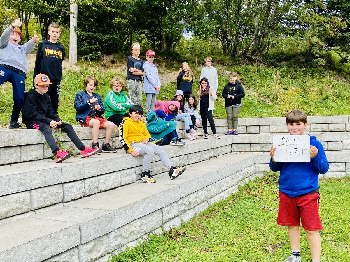 Tough competition in our Core French “Salut” game outdoors! They were counting in French afterwards (without being asked) while playing tag! <a href="/stmaryselem/">St Mary's Elementary</a> <a href="/NLESDCA/">NLESD</a>