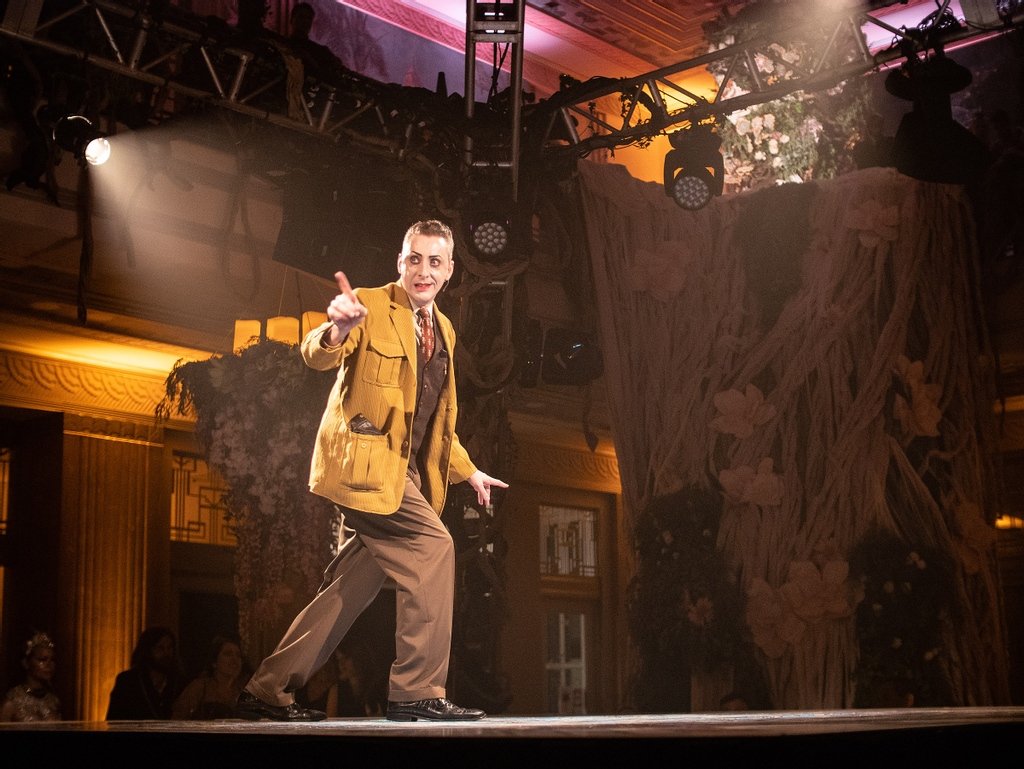 Weaving the story together for our New Orleans audience was London-based cabaret performer Benjamin Louche.