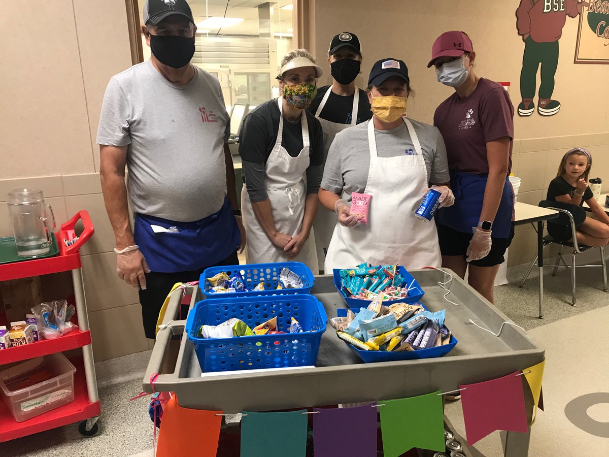 PtoBse's tweet photo. Thank you to all of our Bear families whose generous donations made today’s Staff Snack Cart possible! We had so much fun delivering snacks and drinks to the hardworking teachers and staff @BSEhseIN https://t.co/Pdp7025rLa
