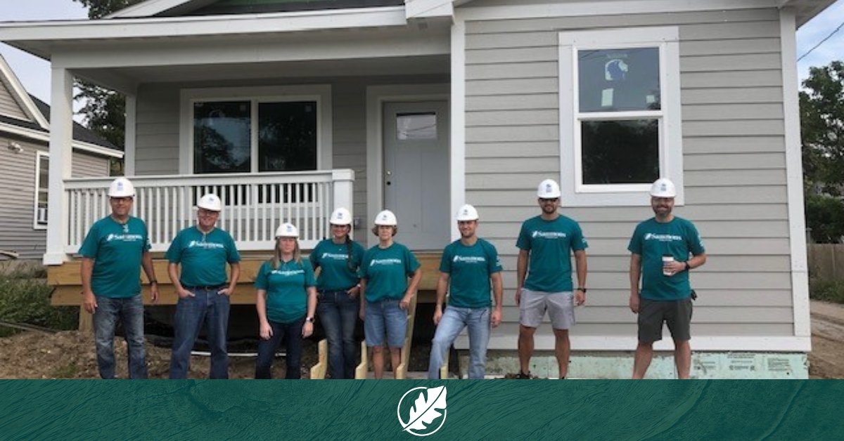 sfg_companies's tweet photo. Sammons Financial Group employees in Des Moines spent much of yesterday volunteering for @UnitedWayCI's Day of Action. We are proud to be able to do our part and support local nonprofits! #DSMStrong https://t.co/o3mMdRqfmo