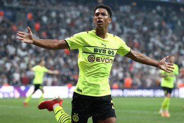 bozkurt571638's tweet photo. Neymiş çok konuşanı silkerlermiş

#BJKBVB #Exxenspor 
Haaland Beşiktaş Dortmund https://t.co/0guY5rgv6X