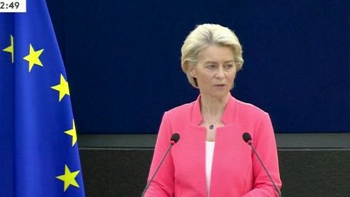 JeanLucRomero's tweet photo. Je salue l'annonce, dans son discours sur l'état de l'Union, de @vonderleyen de refuser les produits fabriqués par des esclaves #ouïghours sur le marché européen 🇪🇺.
Aux Etats membres, désormais, d'avancer et de soutenir la Commission européenne. Ne restons pas complices ! #SOTEU https://t.co/9aWc23iMzZ
