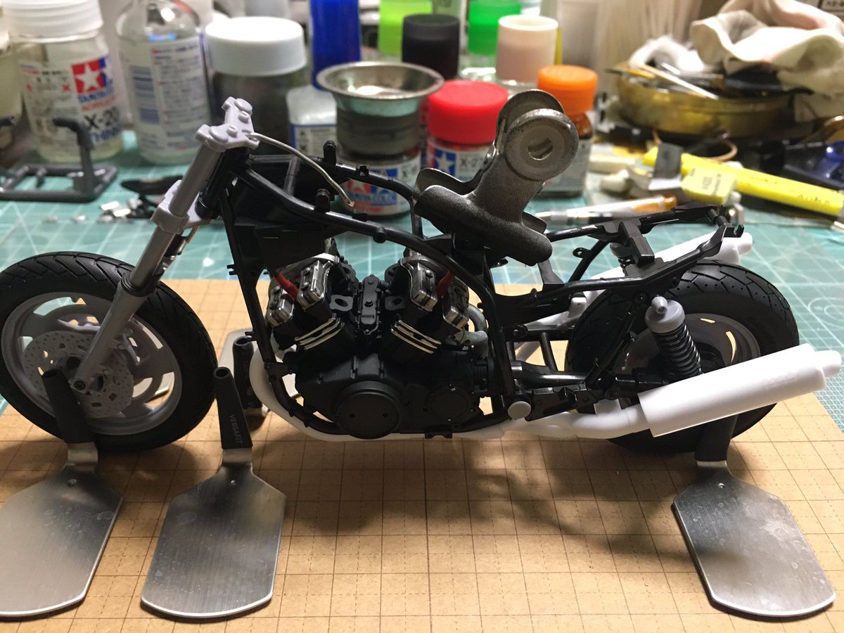 toyomasa_2012's tweet photo. 仮組みOK、7台目進めていきます🏍
#模活 #自己満の世界 #妥協 #アオシマ #YAMAHA #Vmax #supertrapp #カスタムバイク #tyms_2016 https://t.co/yQan6Poz9z