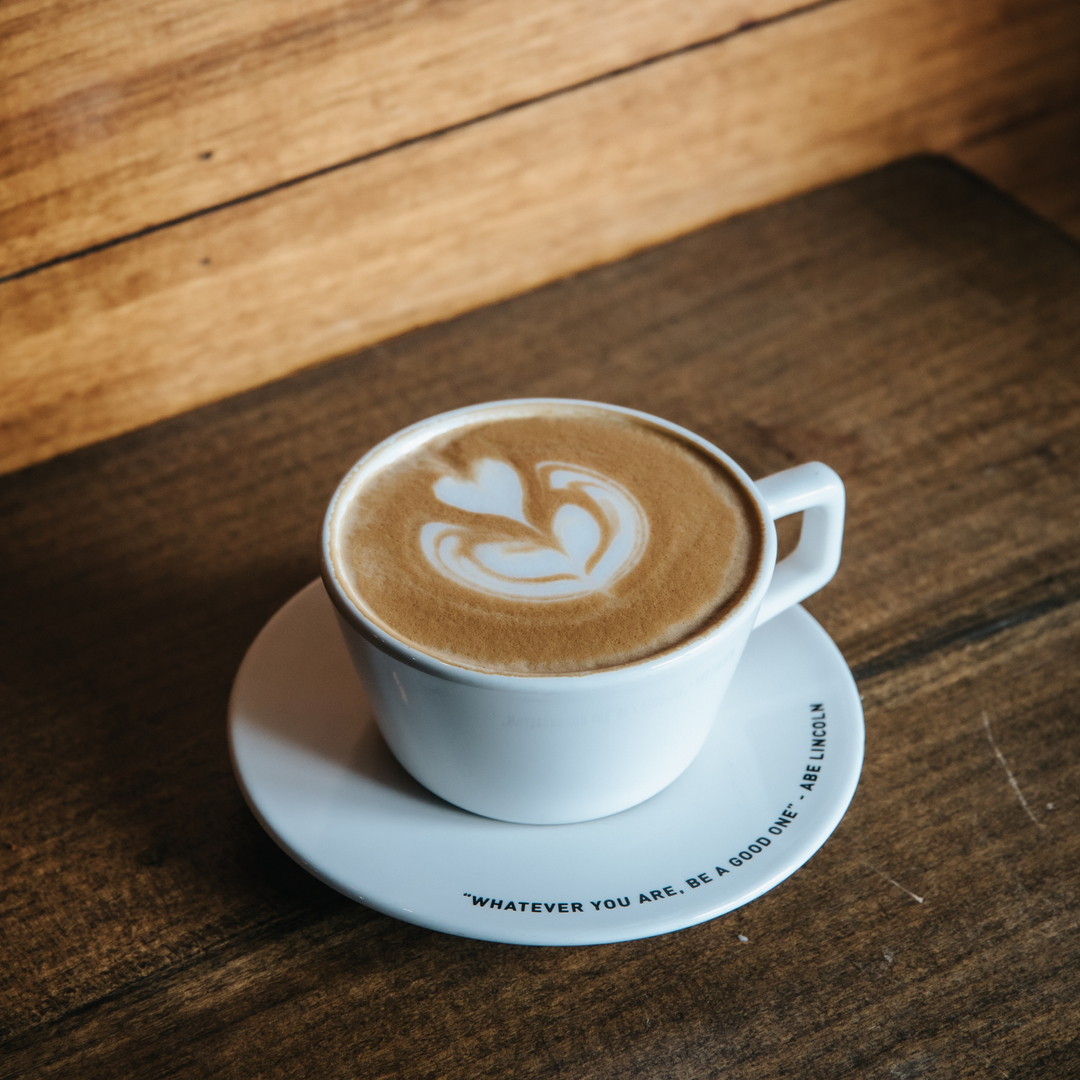 HonestRoasters's tweet image. If you haven't tasted our famous Roosevelt latte...are you even an Honest fan?!
Real talk though, Fall and our Roosevelt latte go together like peaches and cream. Here's an insider's tip, try it with oat milk👌🏽, it just hits different, am I right?