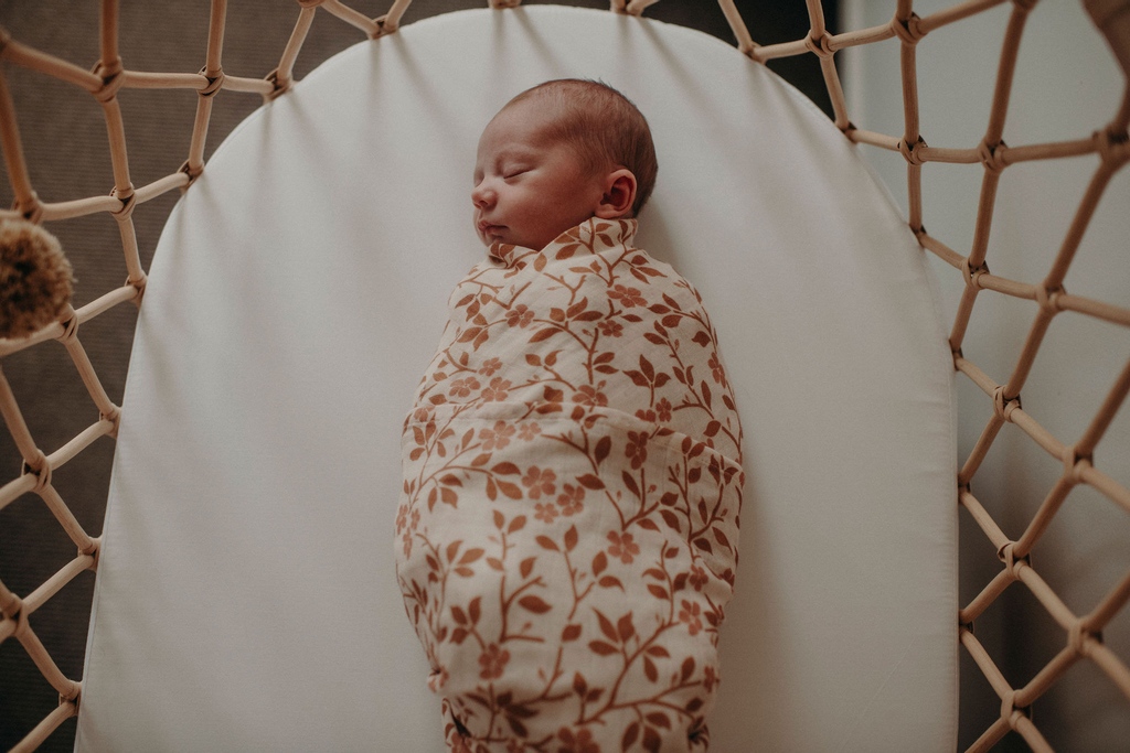 theminiscout's tweet photo. A boho dream ✨☀️
📸 Photo by: @bryony.lees
⠀
⠀
⠀
⠀
#swaddle #babyswaddle #babygirl #momlife #cute #mytinymoments #falltime #autumncolors #thelittlethings #swaddledbaby #sleeping ##newbornphoto #blanket #babies #magnoliatreebrown #theminiwander https://t.co/Dtx3uMX0Ga