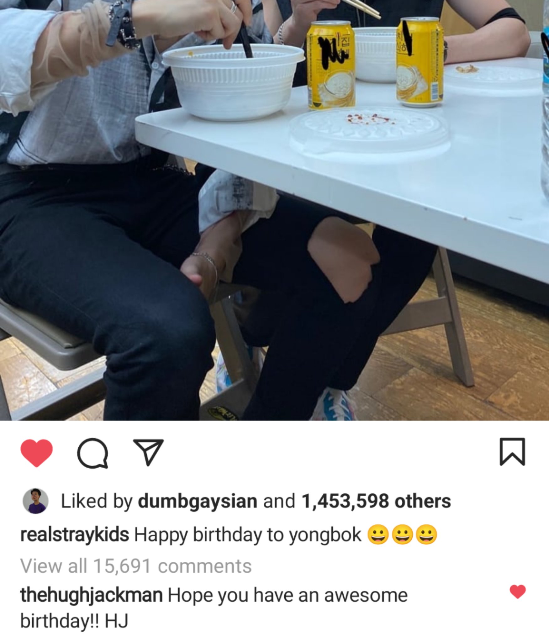 Did Hugh Jackman actually comment on Minho\s post to wish Felix a happy birthday or am I just seeing things 