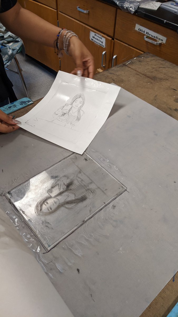 MarlaHawkins16's tweet photo. @SRMHSart Printmaking students' first Intaglio Dry Point results! The happy surprised reactions at seeing the results when they came off the press made the messiness of Inking plates worth it. https://t.co/HSIyv8007X https://t.co/7yZQsAYPKT