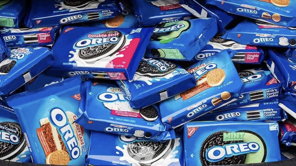 Oreo's tweet photo. Them: "Back in my day we only had 1 OREO Cookie flavor" 
Us: Can't relate https://t.co/FVJPXNJPNk
