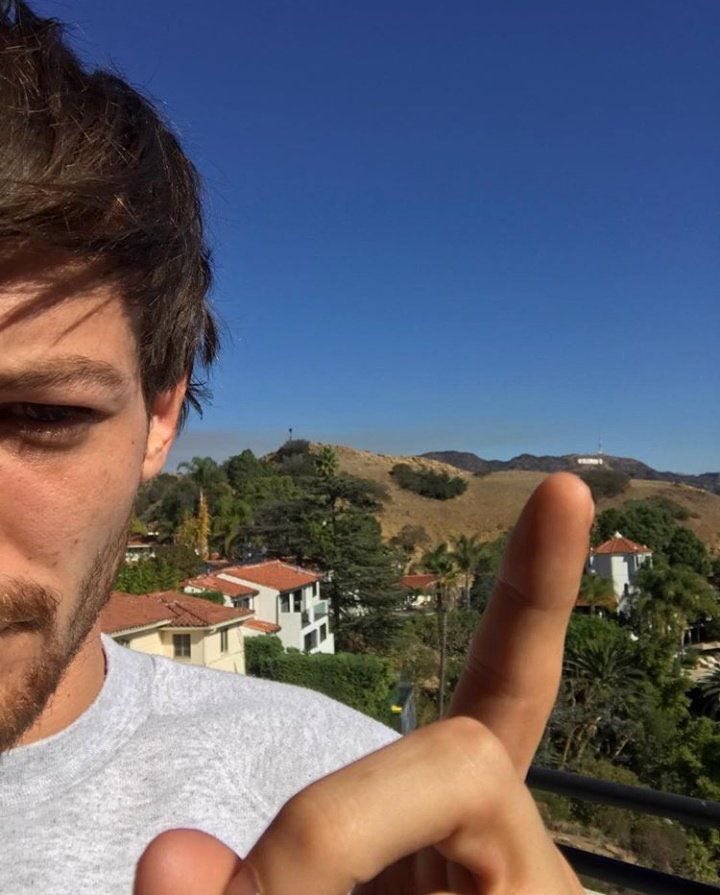 bellasdaught's tweet photo. muito meus papais comemorando o aniversario do harry https://t.co/avnXgh5Joy