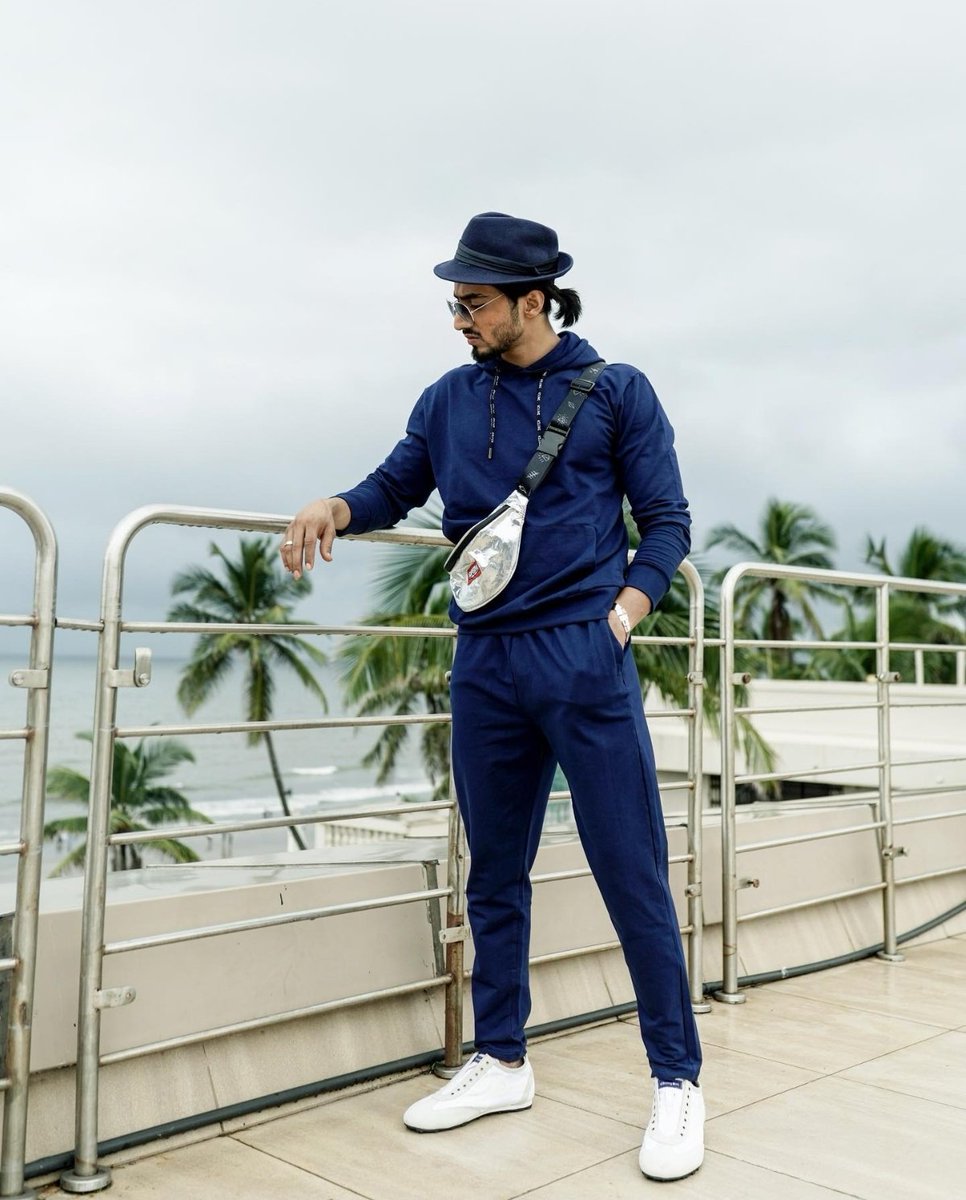 A boy has swagger 
A man has Style 
A gentleman has character.  
#faisusquad #keepsupporting #keepgoing #kbye