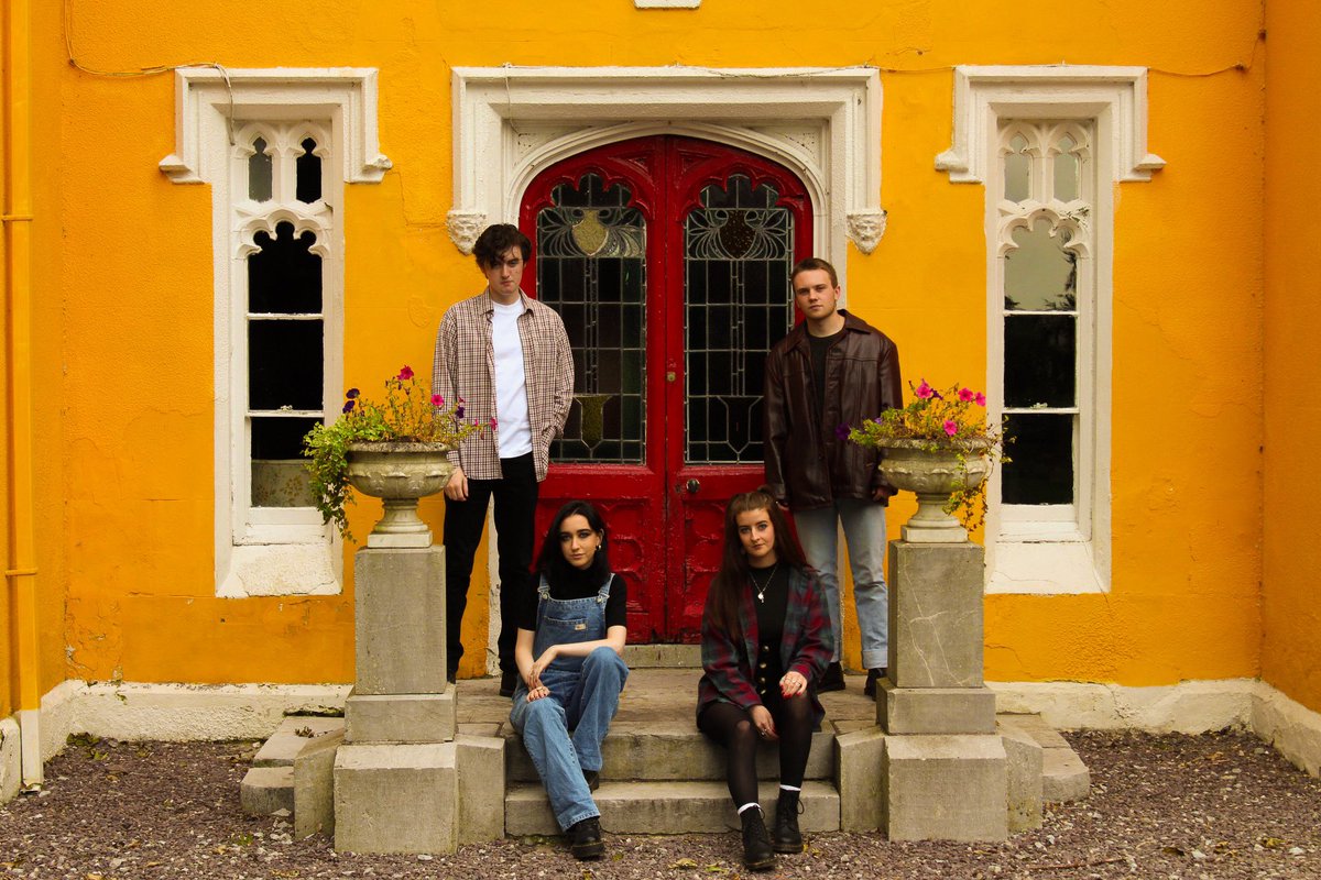 MossyBand's tweet image. *HEY BIG ANNOUNCMENT**
We’ve a single coming out ❤️❤️
Presave ‘Accord’ on Spotify, link in our bio! 

A big thanks to all the lovely messages we received over lockdown, it means so much to us 💕 thank you to Chris and Kitten Lane!

Our new single will be out on September 24th!!