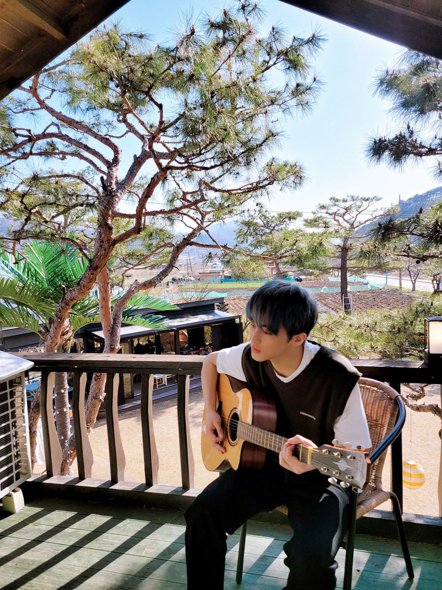 SHRT87's tweet image. boyfriend type : mark lee from toronto - canada