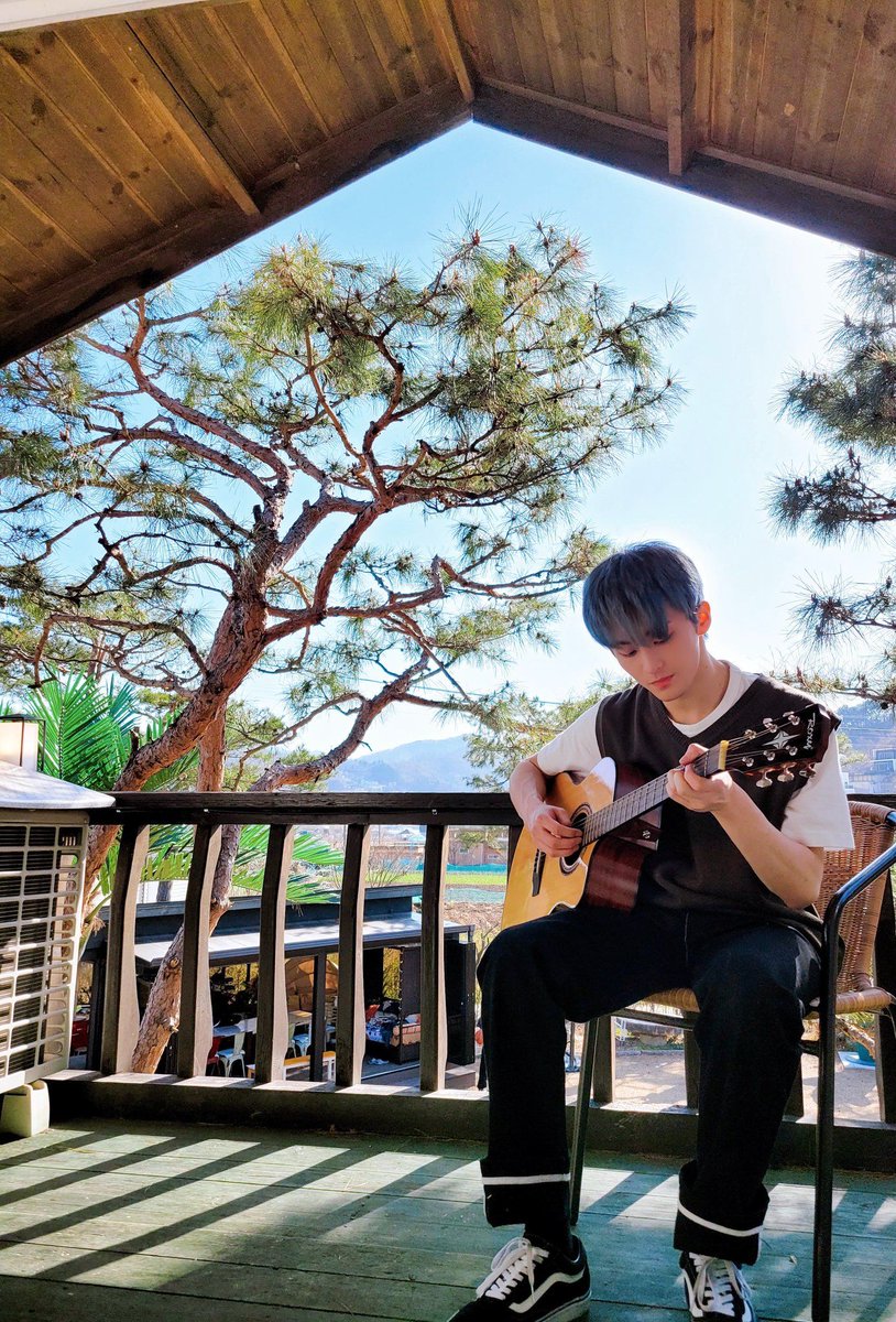 SHRT87's tweet image. boyfriend type : mark lee from toronto - canada