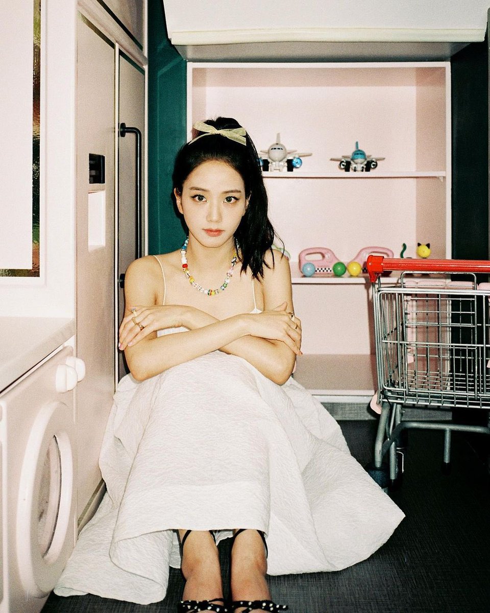 قورجس tweet media