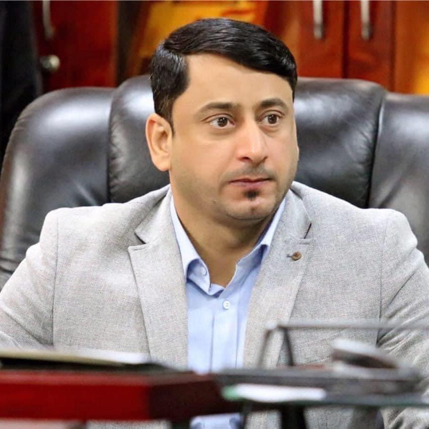 RAFIQ24474040's tweet photo. #حميد_الغزي_يهمش_العلوم
To the peoples of the world, the Secretary-General of the Iraqi Council of Ministers confiscates the dreams of graduates and the competencies of graduates of science faculties through procrastination for more than seventeen months and ignores their sit-in https://t.co/ABJq3OGNhH