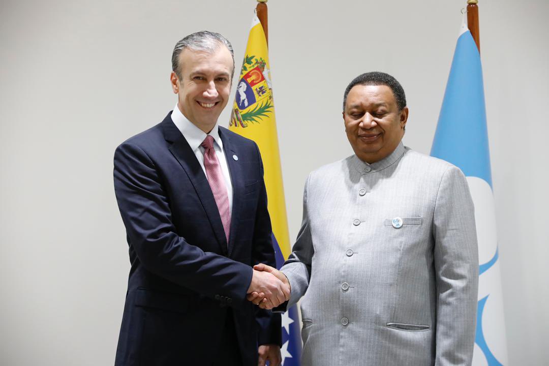 TareckPSUV's tweet photo. BIENVENIDO querido hermano Mohammad Barkindo, Secretario General de la OPEP @OPECSecretariat. La cohesión y la sabiduría acumulada en 61 años de historia, nos permite afirmar que la OPEP es vanguardia en el nuevo comienzo económico superada la pandemia. #JuntosHACEMOSmas https://t.co/Kdw1pHouAr
