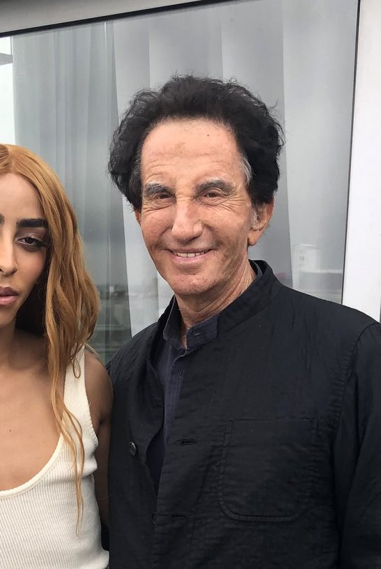 JeanHugh4's tweet photo. Jack Lang était déjà un pédophile en puissance.
Mais avec sa tête actuelle là, il repousse les limites de l'horreur https://t.co/EGZsPnir6x