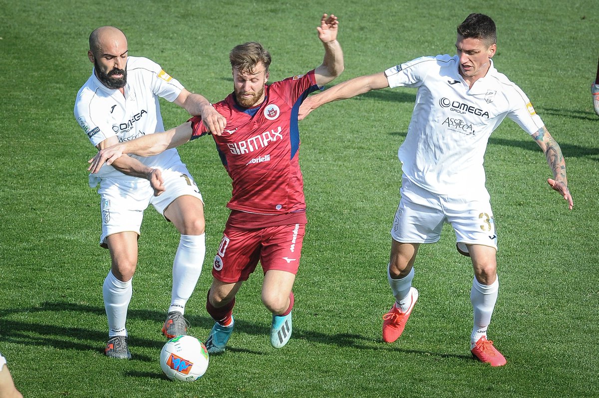 PordenoneCalcio's tweet photo. -3 a @ascittadella73 ๐ #Pordenone โฝ
Al Tombolato in @Lega_B paritร perfetta: 0-2 nella stagione 2019/20 (Barison, Ciurria), 2-0 nella scorsa โ๏ธ
#CITPOR #ForzaRamarri #ForzaPordenone https://t.co/YJLCdF86Zj