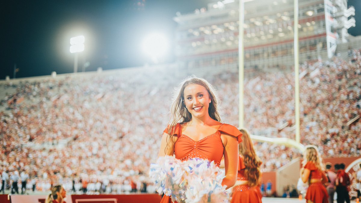 Here our some of our favorite pictures from our first gameday! Thank you <a href="/MalikeyD/">Małik Davis ©</a> !