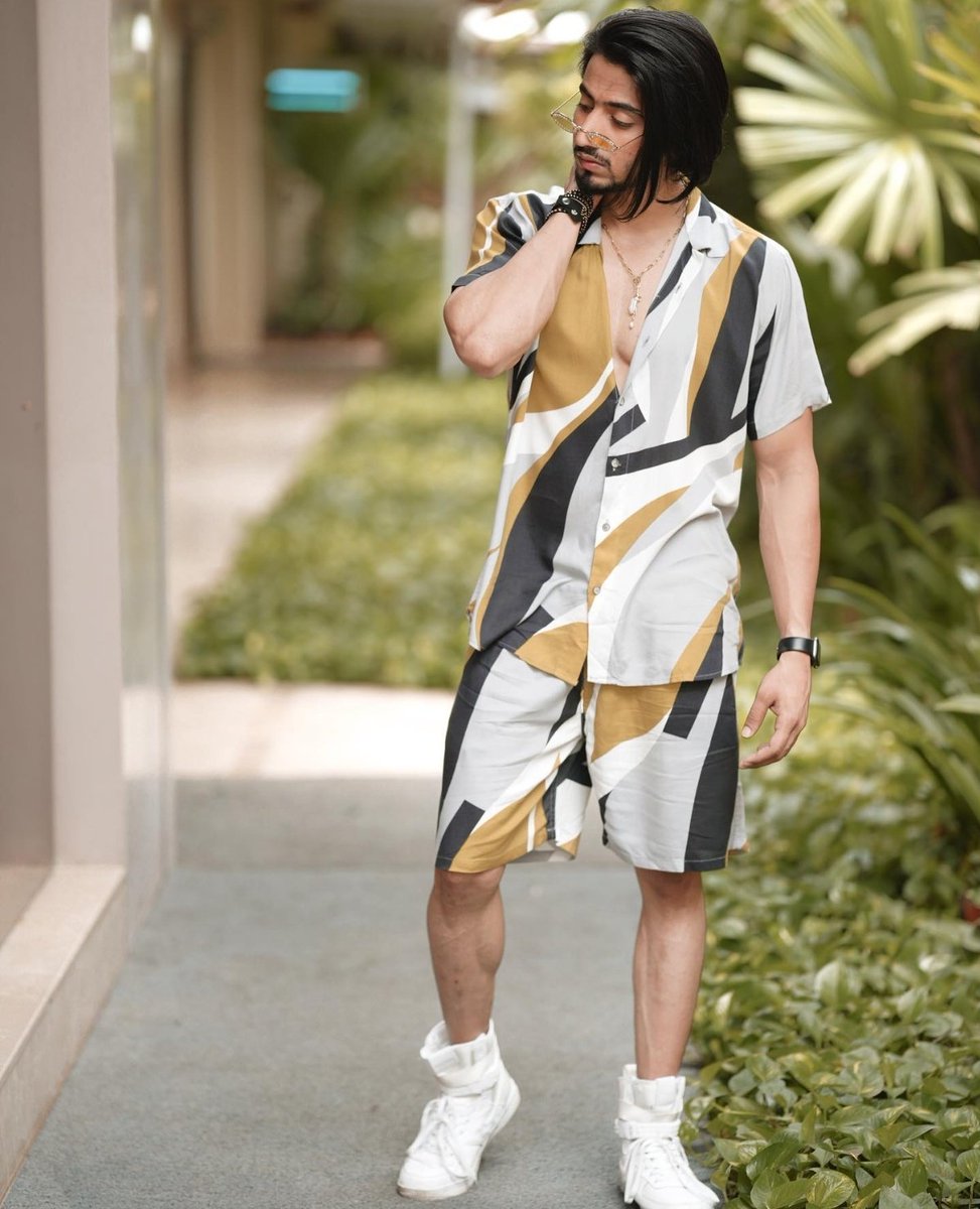 I don't dress up for anyone but me✌🏻..
 #faisusquad #keepsupporting #keepgoing #kbye