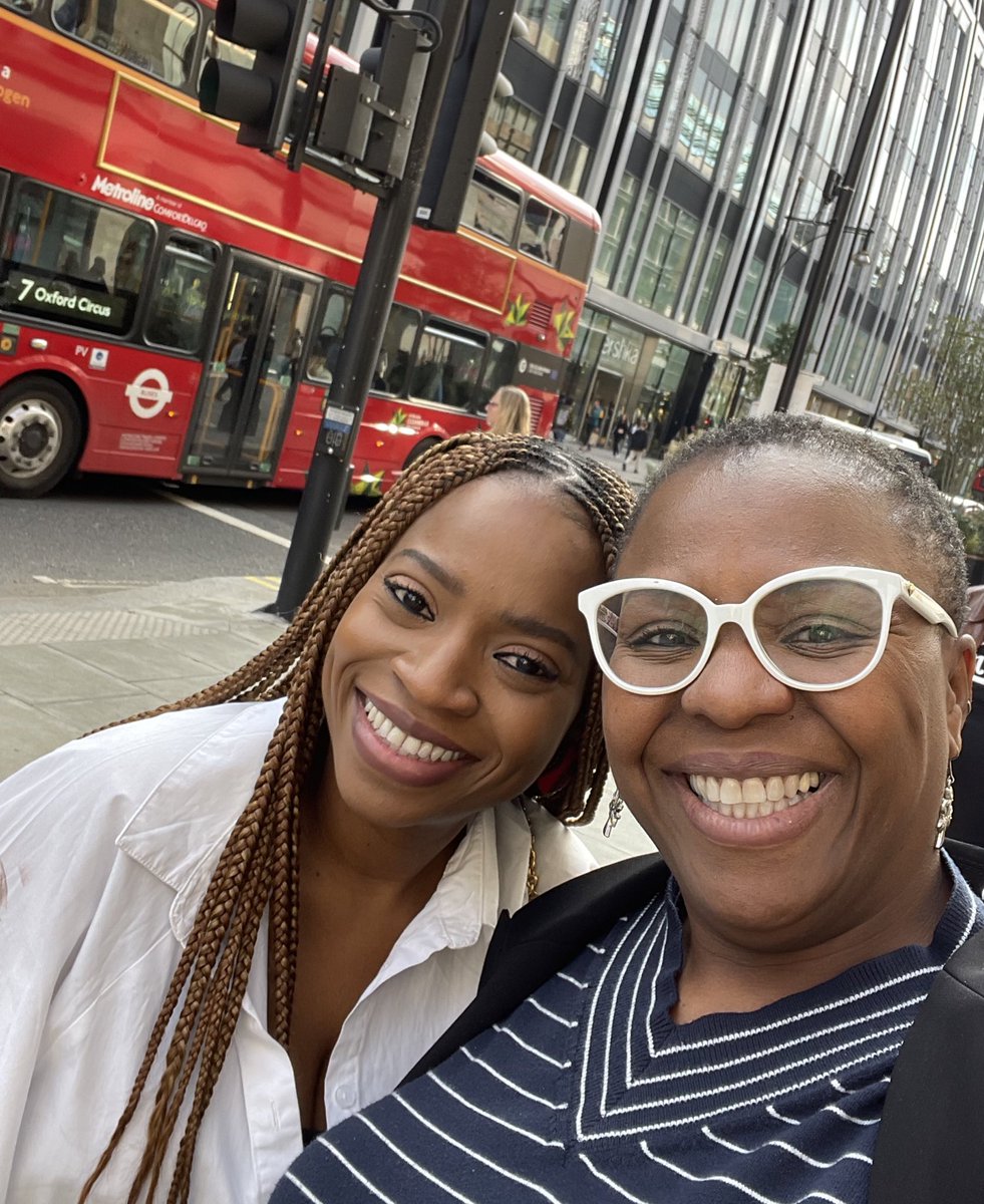 lolashoneyin's tweet image. The @abidare_author and I took a brisk walk down Oxford Street. The sweetest of souls. #LoudingVoice