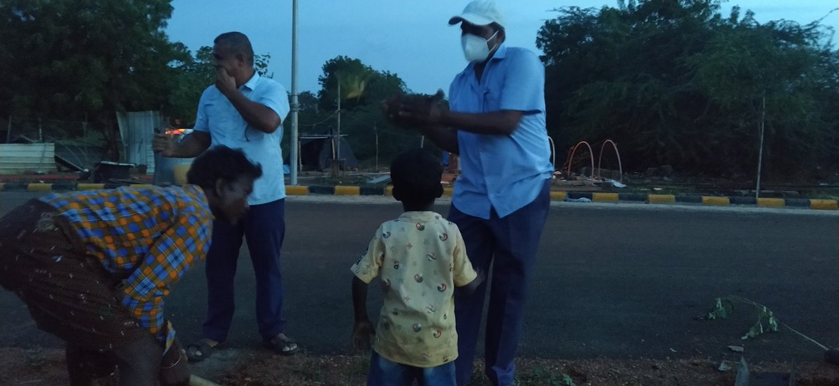 YadhumadiR's tweet photo. Our Volunteers plantation program with railway loco pilots
Thanks for their contribution
@geethikavenkatesan
11Y young Environmentalist
@ECOWARRIORSS #savenaturesaveenvironment
#planttrees
#ClimateCrisis #ClimateAction #ClimateActionNow #climateemergencynow #climateemergency https://t.co/Z0NEsgh8Kx