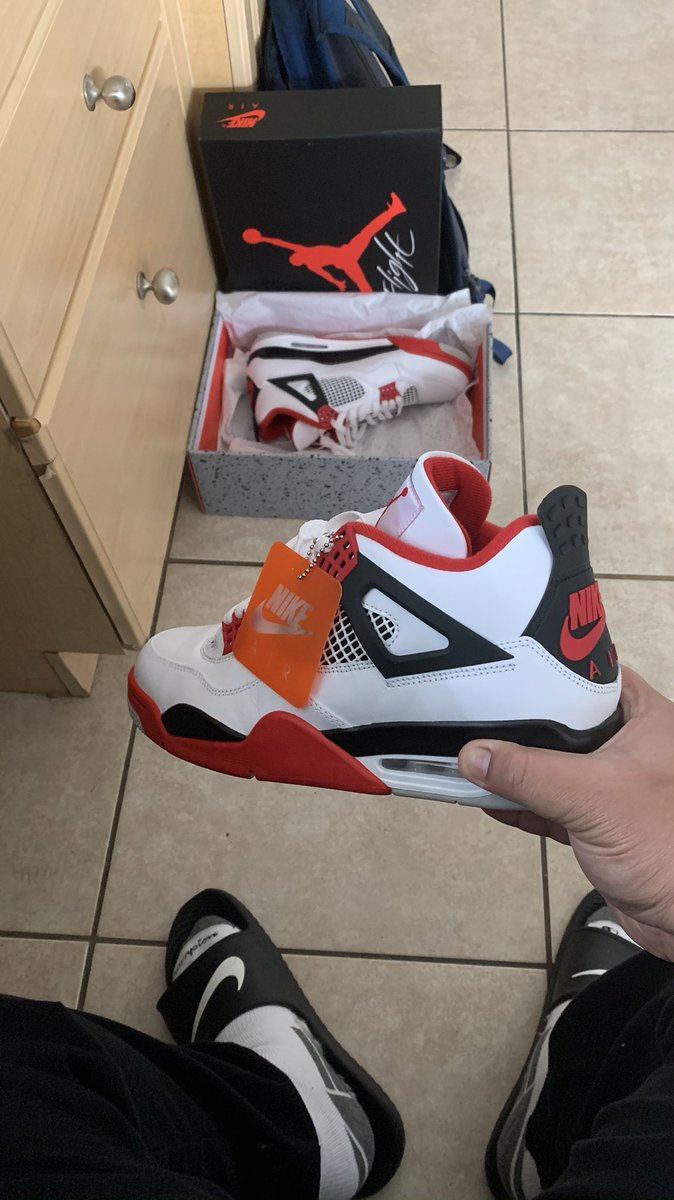 hecdollaas's tweet photo. Super glad they brought these back with the Nike Air backtabs. 📍 https://t.co/qL8ciVa5dG
