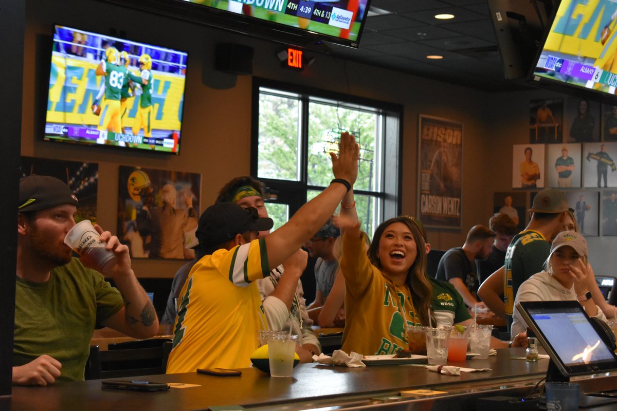 HerdandHorns's tweet image. When you find out that Herd and Horns will be showing the game on Saturday! 🤘🍻