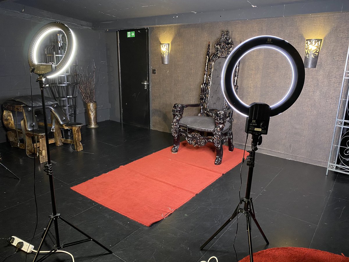 Continuing today’s photoshoot but now with 🔥 <a href="/Clarissa_Shares/">Mistress Clarissa</a> 🔥 🤩

#bdsm #femdom #photomodel #fetish #fetishmodel #latex  #portrait #Chicago #London #Warsaw #mistress #slave #dominatrix #dominawarszawa #dominapolska #warsawmistress #londonmistress  #londonfemdom